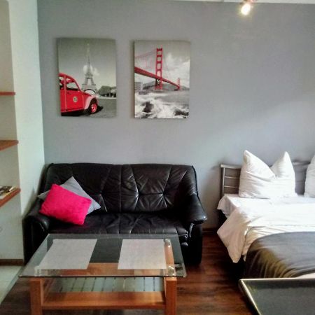 Apartamenty Krzywe Okna Zielona Góra Dış mekan fotoğraf