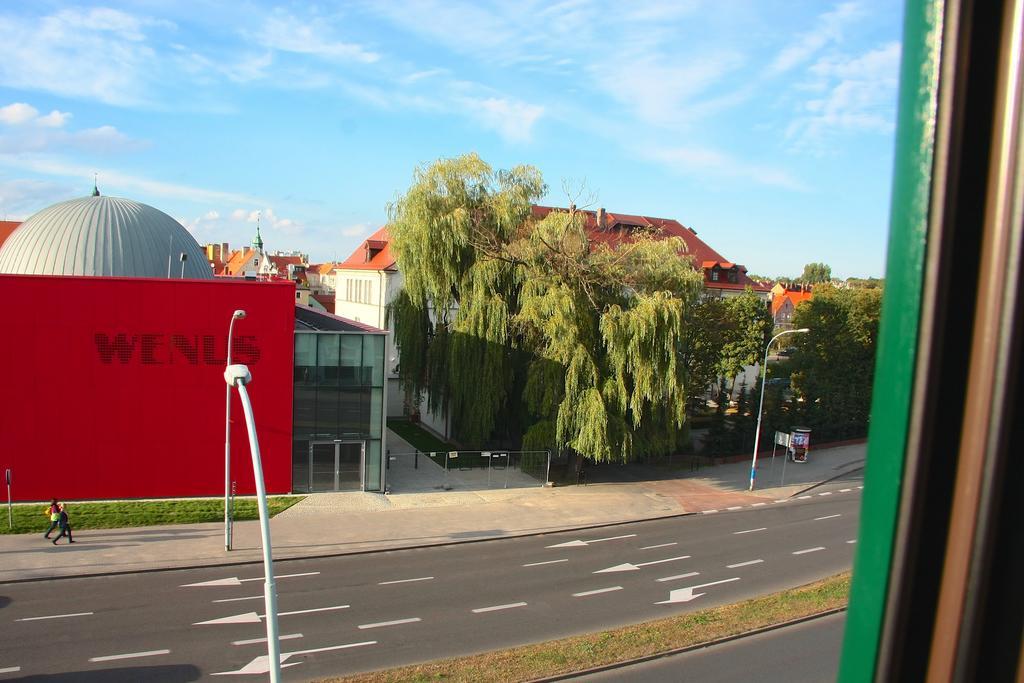 Apartamenty Krzywe Okna Zielona Góra Oda fotoğraf