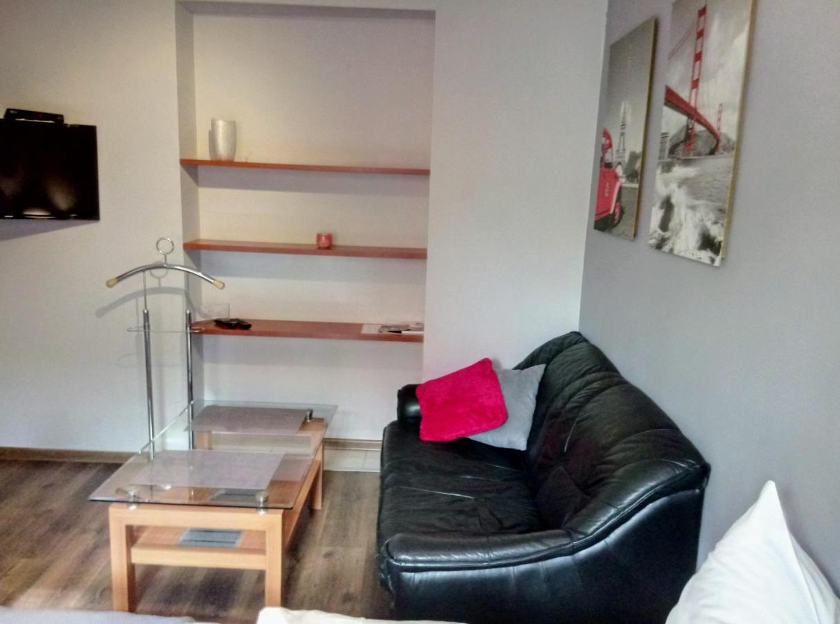 Apartamenty Krzywe Okna Zielona Góra Dış mekan fotoğraf